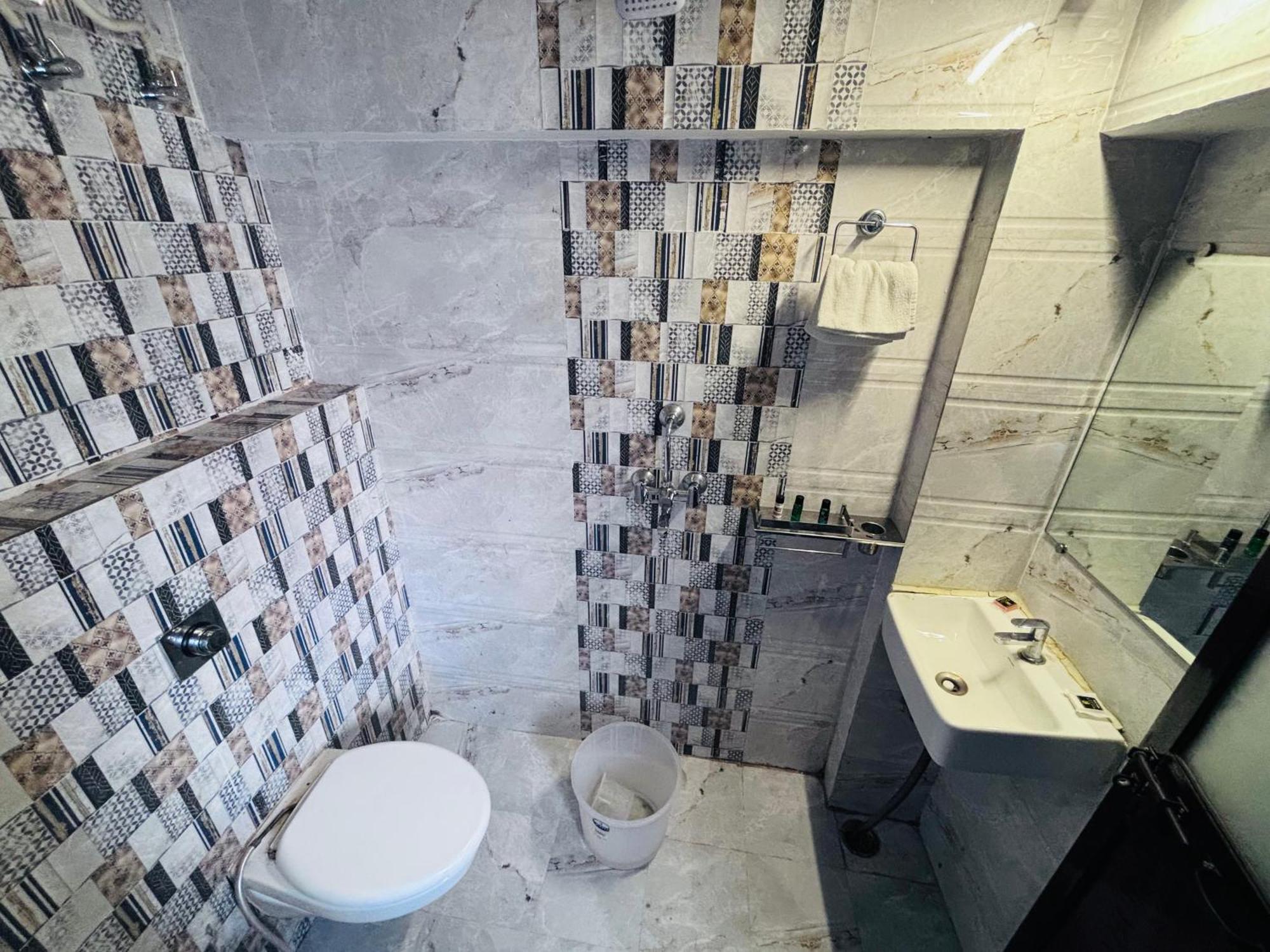 Hotel Ps Residency Варанасі Екстер'єр фото